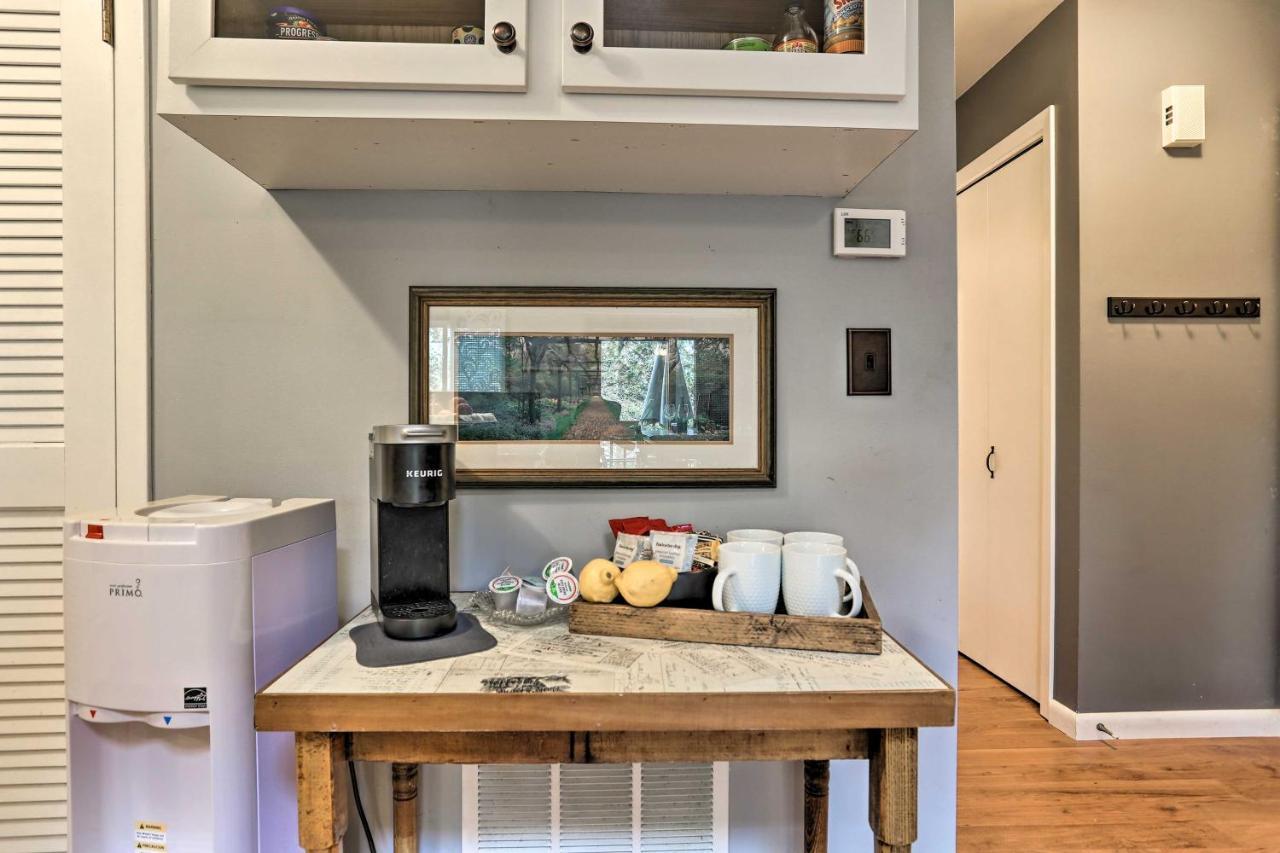 Pet-Friendly Townhome With Community Hot Tub! バーノン エクステリア 写真